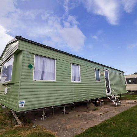 Great 8 Berth Caravan For Hire In Skegness Ref 33069F 外观 照片